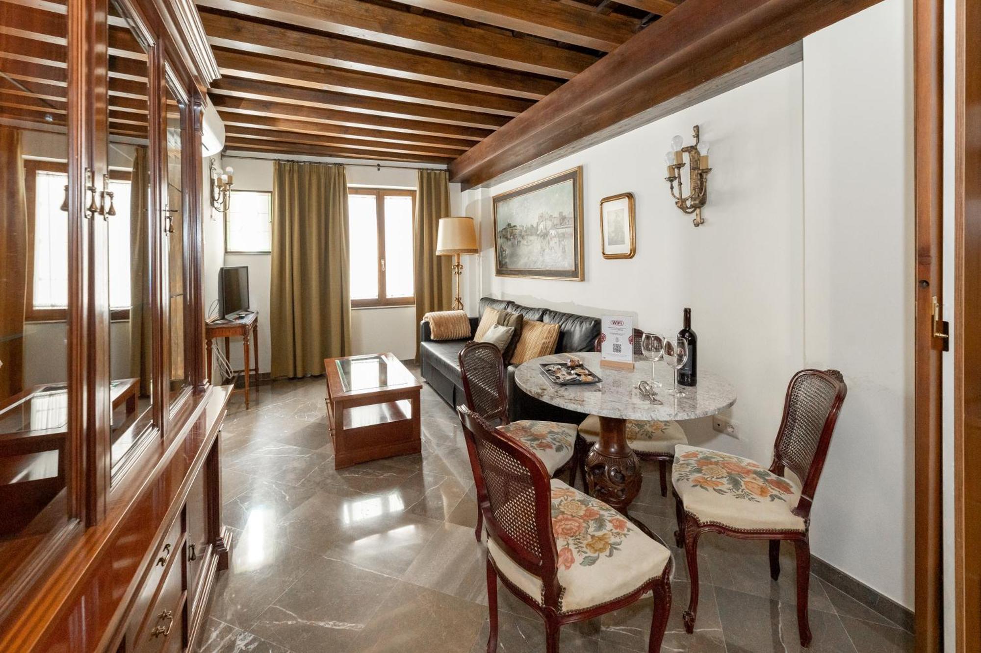 Apartamentos En Pleno Centro, Aljibe Rodrigo Del Campo 1C Гранада Екстер'єр фото